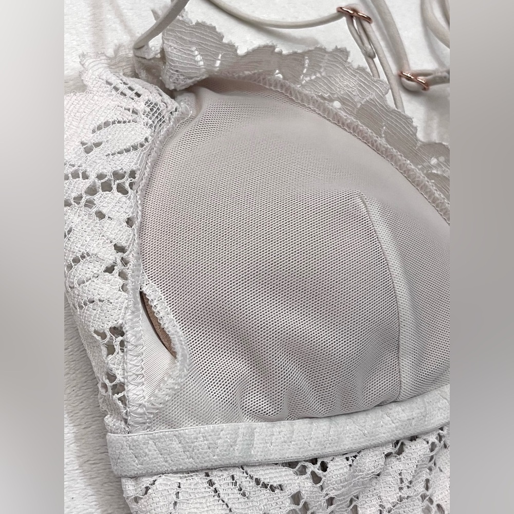 PINK by Victoria’s Secret Women’s White Floral Lace Strappy Wireless Bralette - Picture 16 of 16